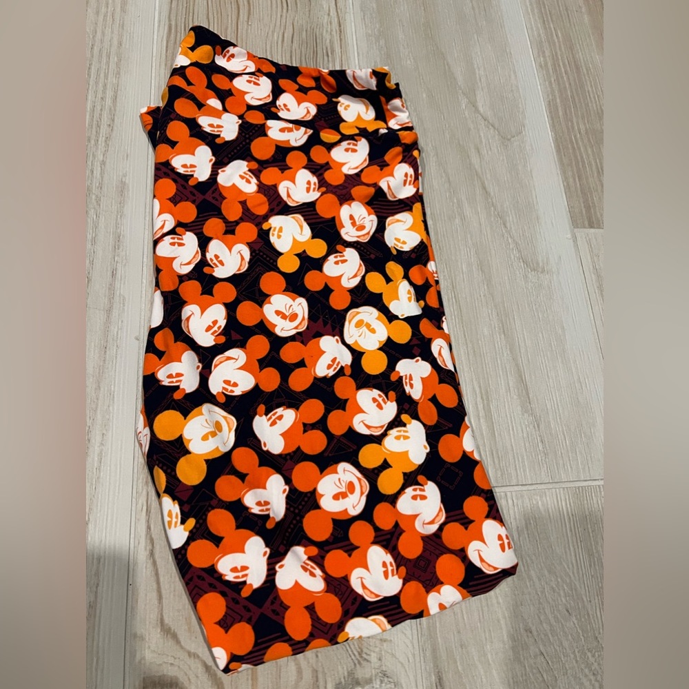 Luluroe TC2 Disney leggings
